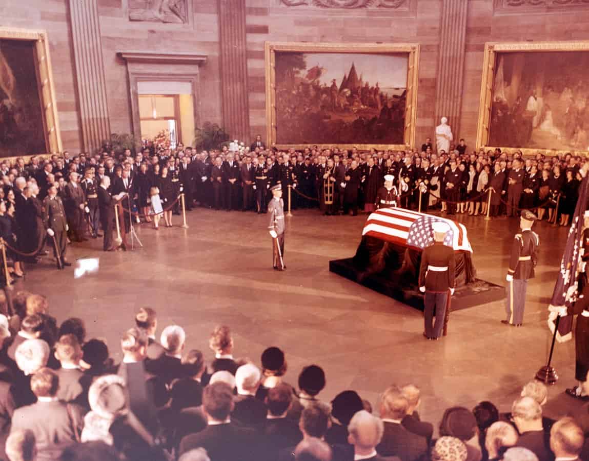 1149px John F. Kennedy Lying In State November 24, 1963 (10965699893)