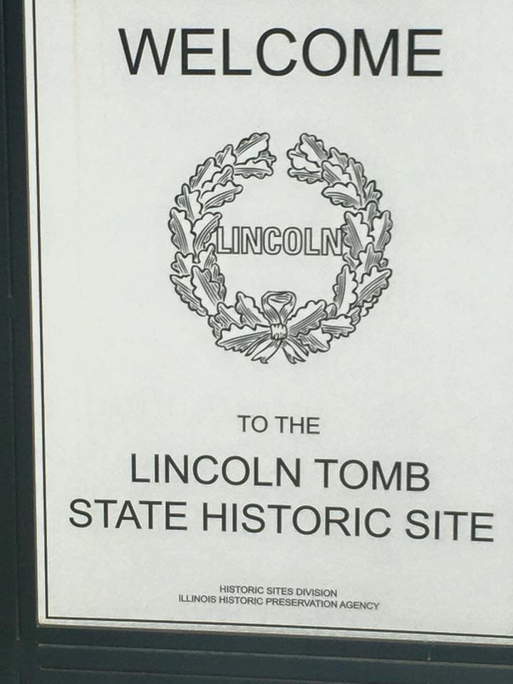 Abraham Lincoln Tomb Picture